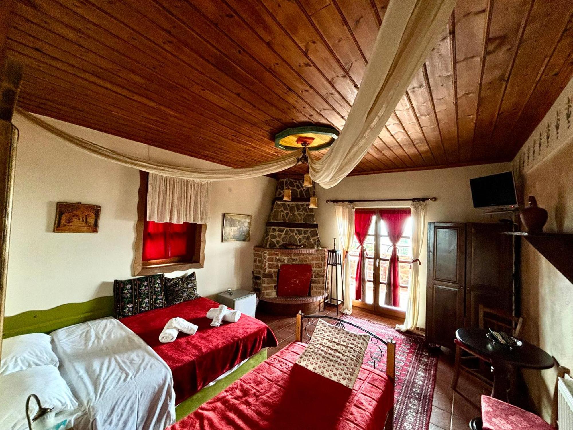 Iaspis Guesthouse Sidhirokhórion Buitenkant foto